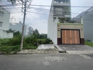 nền 110 m2 (5x22m) hướng tây bắc vị trí đẹp tại quận 8 kdc phú lợi