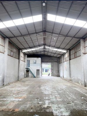 cần bán kho xưởng dt 300m.tp dĩ an mặt tiền mỷ phước tân vạn giá tốt
