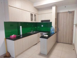 cho thuê căn hộ citi esto - 2pn/2wc - nội thất cơ bản - dọn vào ở ngay ! nhà rất sạch sẽ .