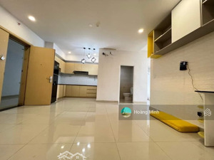 chính chủ cần bán căn oriental plaza - tân phú, dt 89m2, 2pn2wc, có nội thật, giá 2 tỷ 130 triệu