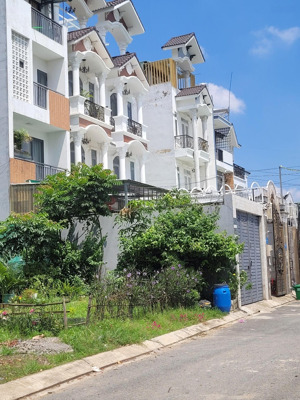 cần tiền đầu tư bán gấp nhà 5 tầng khu cao cấp linh đông, thủ đức. ngay phạm văn đồng, gigamall.