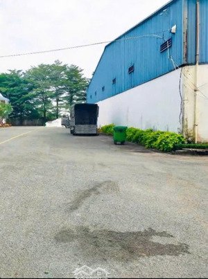 cho thuê xưởng khuôn viên 3000m, bà điểm, hóc môn
