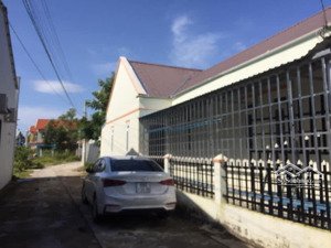 cho thuê nhà cây thông trong 2pn máy lạnh + giường