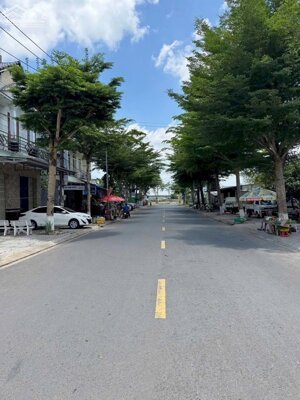 Nền mặt tiền đường Xuân Hồng - Ngang bệnh viện Nhi Đồng Cần Thơ
