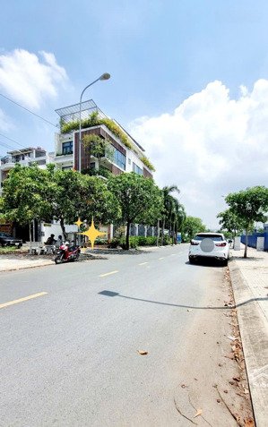 biệt thự mini 3 tầng đúc kdc cao cấp lê văn lương, phước kiểng, nb, 145m2, ngang gần 7m,chỉ 10 tỷ..