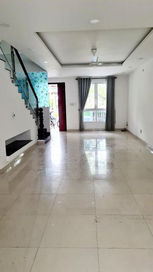 cho thuê căn nhà phố khu biệt thự ecoxuan lái thiêu, 120m2 3pn3wc, nt có máy lạnh, giá 11tr