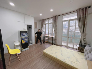 cho thuê phòng trọ đầy đủ nội thất có ban công lớn gần công viên lê thị riêng ngay đường bắc hải
