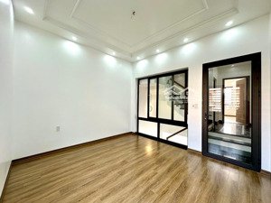 chỉ còn 1 căn siêu đẹp vị trí mặt ngõ ngô gia tự