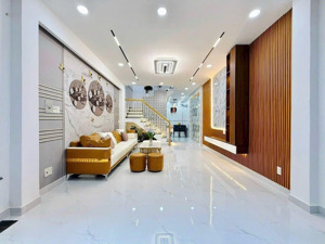 sở hữu nhà trung tâm quận 10 chỉ dưới 3tỷ, ngay đ. tô hiến thành hẻm 5m thông, gần big c miền đông