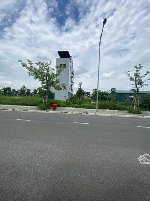 chính chủ gửi bán 85m² giá 18.7 tỷ sát chợ, gần bệnh viện