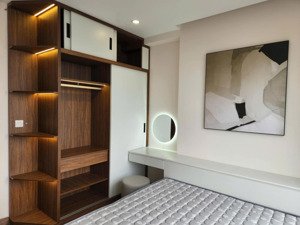 mời thuê căn hộ 2pn 2wc 75m2 đủ đồ view sông hồng toà s1 sky oasis ecopark.lh ạ