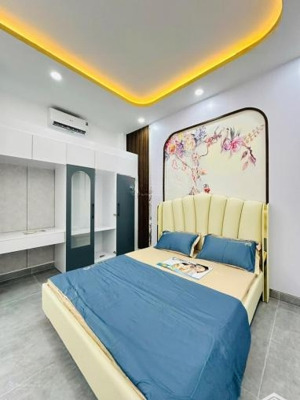 tôi đi định cư canada cần bán nhanh nhà mt đ. lý văn phức ,tân định ,q1 ,80m2 /4tỷ280tr, hẻm xe hơi