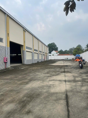 kho xưởng cho thuê quận 12 , dt: 2,700m2 và 4,500m2 , đường container 24h