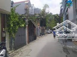 cho thuê nhà sưởng ngõ 100 hoàng quốc việt 100m giá 7tr.th