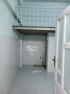phòng trọ có gác lửng ngay 121 tây sơn, phường tân quý, quận tân phú - sát ngay chợ tân hương