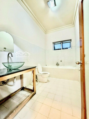 studio 40m2 2 cửa sổ trời ngay ngã tư thủ đức - coopmart q9