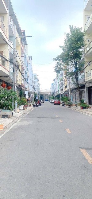 giáp q11, mtkd khu bình phú, q6, 4 tầng btct, 64m2. giá 9 tỷ hơn