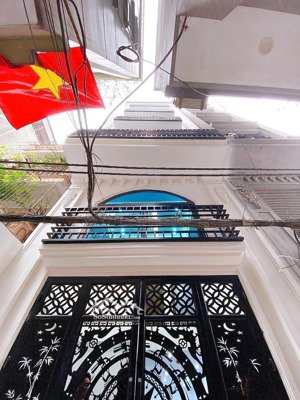 nhà mới xây phân lô, thiết kế hiện đại có thang máy tại phường quảng an, tây hồ, hà nội 13,5 tỷ.
