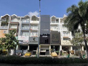 cho thuê giá tốt 60tr bao gồm vat nhà phố mt đ.40m kdc himlam quận 7 có tm lh: 