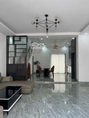 cho thuê nhà 1 trệt 2 lầu 3pn 3wc sân phơi đường lê thị trung kdc có cổng bảo vệ công viên