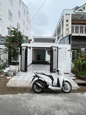 cho thuê nhà mặt tiền đinh công tráng siêu đẹp sắp hoàn thiện, xuân khánh, ninh kiều