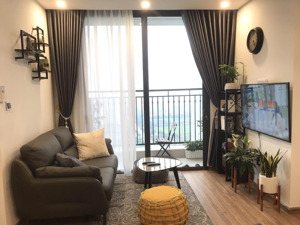 chính chủ cần cho thuê 2pn 2wc view hồ cực đẹp giá 14tr/th ở vinhomes green bay, lh 