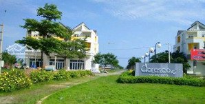 cần tiền bán gấp lô đất 140m2 thuộc trục chính đường 29m tại khu daresco long an