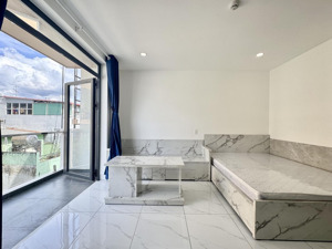 căn hộ mới khai trương balcony, cửa sổ thoáng, ngã tư hàng xanh, chợ bà chiểu, bt