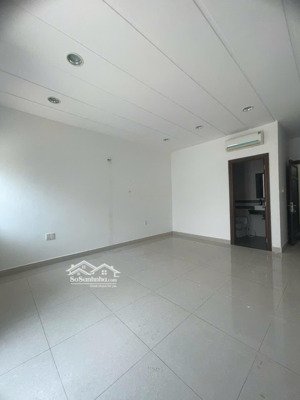 cho thuê nhà nguyên căn làm văn phòng tại him lam kênh tẻ. dt 300m2. giá 47tr/th