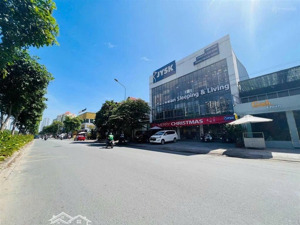nhà mặt phố tại nguyễn trãi, phường nguyễn cư trinh, quận 1. diện tích rộng 184m2, giá 100 tỷ