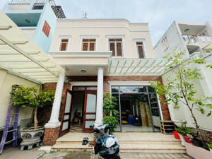 chủ ngộp cần bán gấp biệt thự khu compound ngay sân bay - dt 8,3x23m - 3 tầng - giá 30 tỷ