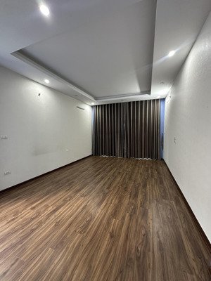 cho thuê nhà 6tầng có thang máy, hà đông, 20tr, 