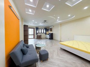 studio ban công ngay vòng xoay trung sơn - 40m2