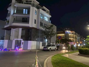 cho thuê mặt bằng quận 7 (kế bên khu căn hộ riverside complex)