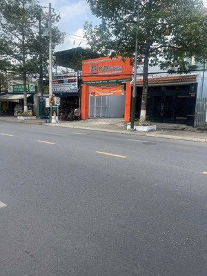 hiện nay tôi chính chủ cần bán gấp mặt tiền lê hồng phong, hiện đang cho thuê tháng 23 triệu