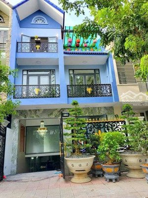 bán biệt thự giá rẻ kdc sadeco ven sông - tân phong, quận 7