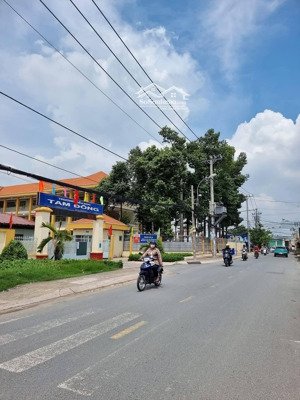 giảm 400 triệu nhà 5m x 30m mặt tiền phạm thị giây, thới tam thôn, hóc môn, giá bán : 7.980 tỷ