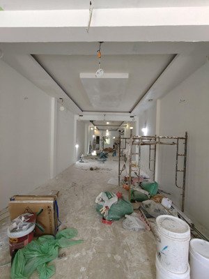cho thuê nhà sàn suốt làm xưởng may/ dệt hoặc sản xuất sạch- xe cẩu 7 tấn vào trước nhà