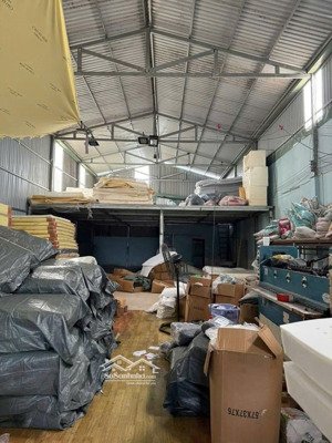 cho thuê xưởng 400m giá: 25tr bùi công trừng hóc môn. xe container