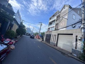 bán căn nhà cấp 4 mặt tiền đường thuận tiện kinh doanh,dường bình phú,phường tam phú, thu đức