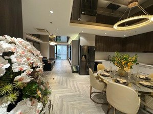 cho thuê căn penthouse tại royal city. full nội thất nhập khẩu mới 100%