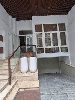 bán nhà hxh vip tô hiến thành quận 10 hầm 5 lầu thang máy, giá chỉ 25 tỷ