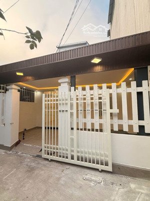 nhà trung tâm thành phố huế kiệt phan đình phùng. cách mặt tiền 30m