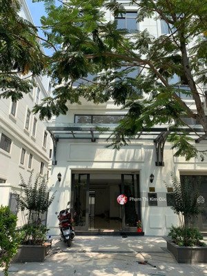 shophouse 5 tầng 140m2 góc thoáng cho thuê nhà đẹp có thang máy, 38 triệu bao gồm phí quản lý
