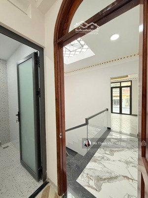 mặt tiền khu bình phú q6 cần bán giá rẻ 12 tỷ xe hơi đậu vào nhà 3 lầu có sân thượng 