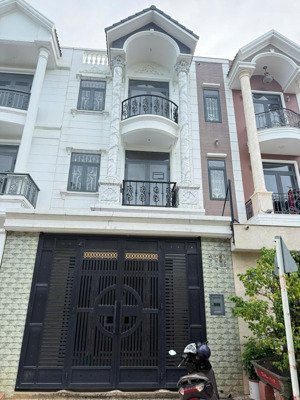 chính chủ bán nhà 4 tầng khu đồng bộ centana trường lưu p long trường tp thủ đức