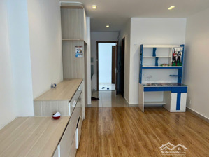 bán căn hộ sky center dường phổ quang tân bình , 42m2, officel , ntcb giá 2,5 tỷ lh 