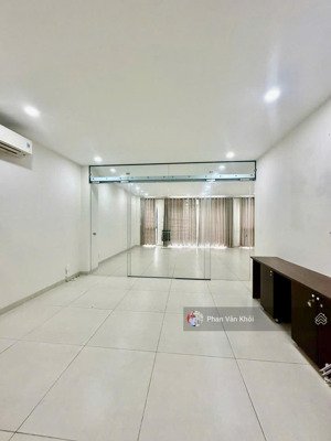 cho thuê văn phòng 110m2 - giá 15 triệu /tháng đã ngăn kính, máy lạnh, thang máy tại vạn phúc city