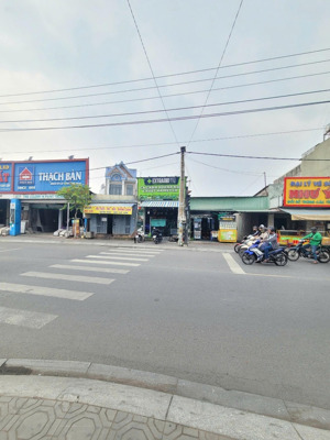 bán nhà cấp 4 (5.8x30m), mặt tiền trần hưng đạo p. đông hòa ngay ngã 4