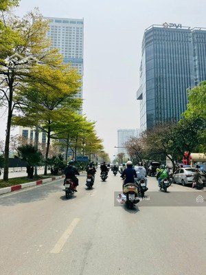 bán nhà riêng dịch vọng cầu giấy 83m - mt 10m - lô góc - ô tô - kdvp vỉa hè rộng